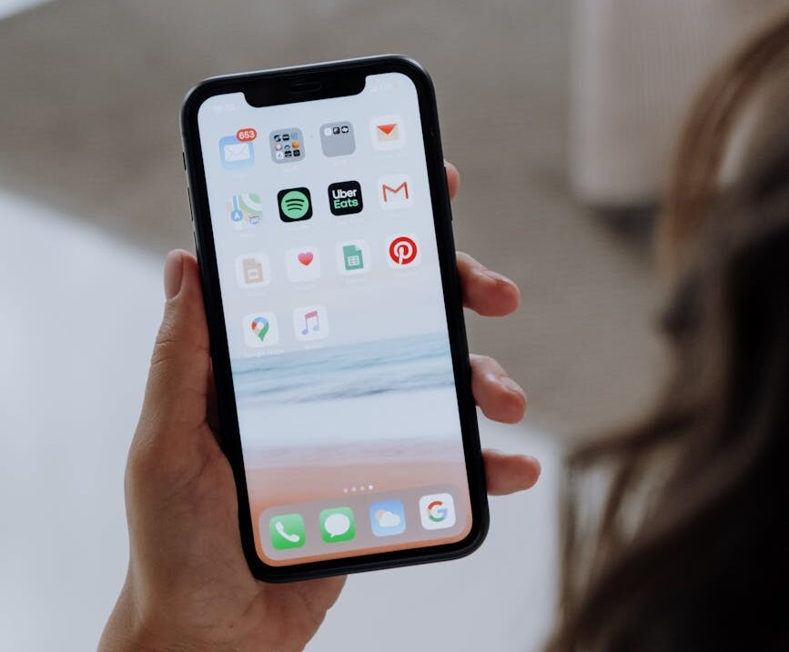5 applications pour décrypter vos cosmétiques en un clic