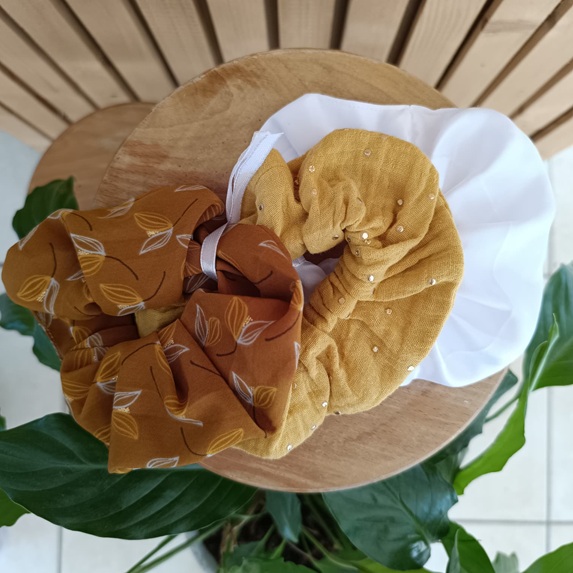 Grand chouchou de Les nuances de Rose - Ton marron - Fabriqué avec amour en Bretagne à Lanvallay - Made in France